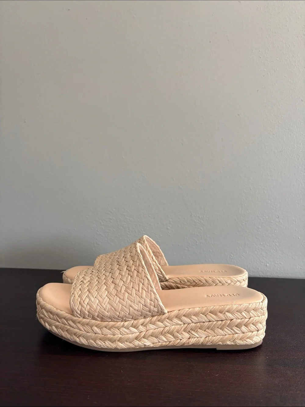Old Navy Natural Woven Platform Slide Sandals